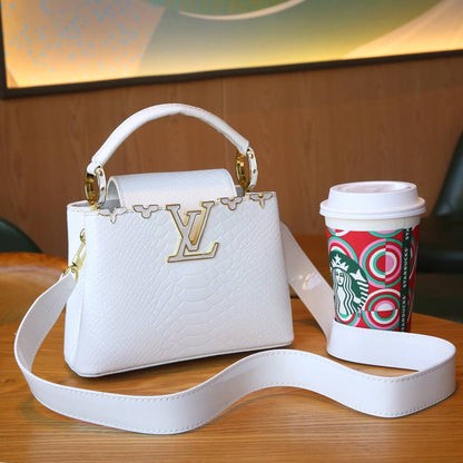 Best quality
LV
Whith box’s
120 dhs🇦🇪🇦🇪
size 20cm

Zain158
♥️♥️♥️