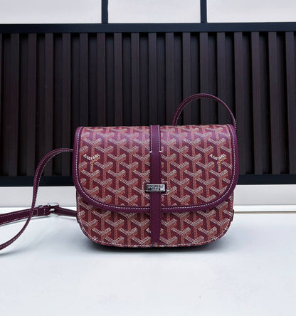 GOYARD 

SLING BAG NEW CAME 
UNISEX HIGH QUALITY 

WITH BOX 
🎁🎁🎁

110 dhs💓

Zain39
♥️♥️♥️