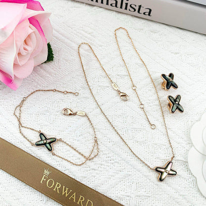 CHOUMET SET 
MASTER ✨💫
NECKLACE
BRACELET 
EARRING
150 DHS🇦🇪🇦🇪
WITH BOX AND PAPER BAG🛍️🎁

Zain89
♥️♥️♥️