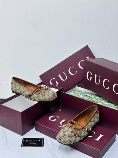 Gucci 𝗕𝗔𝗟𝗟𝗘𝗥𝗜𝗡𝗔 𝗦𝗛𝗢𝗘𝗦
💯high quality
Size 36-37-38-39-40-41
105 dhs🌺

Zain86
💓💓💓