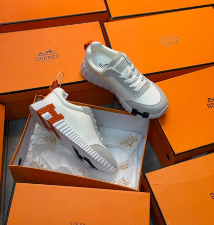 Gina 
120 dhs🪙🌨️
Size 36-42

Zain54
♥️♥️♥️