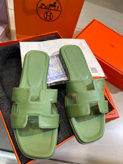 Hermes

Size:36 to 42

85 dhs🪙🌺

Zain241
♥️♥️♥️