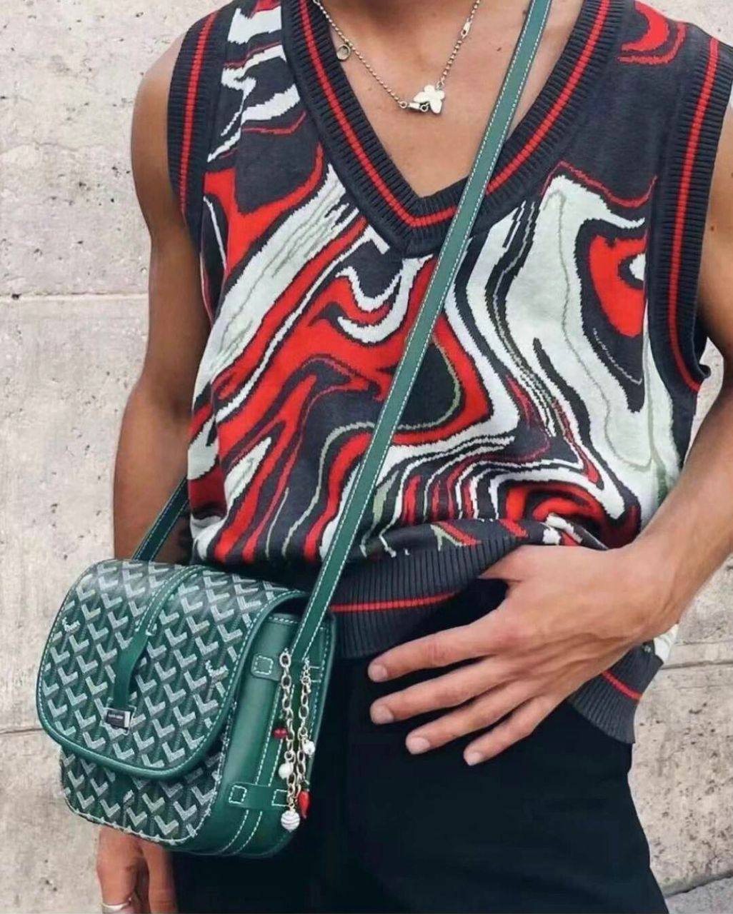 Goyard 

95 dhs💓

with box🎁🎁🎁

size 22×7×16cm

Zain42
♥️♥️♥️