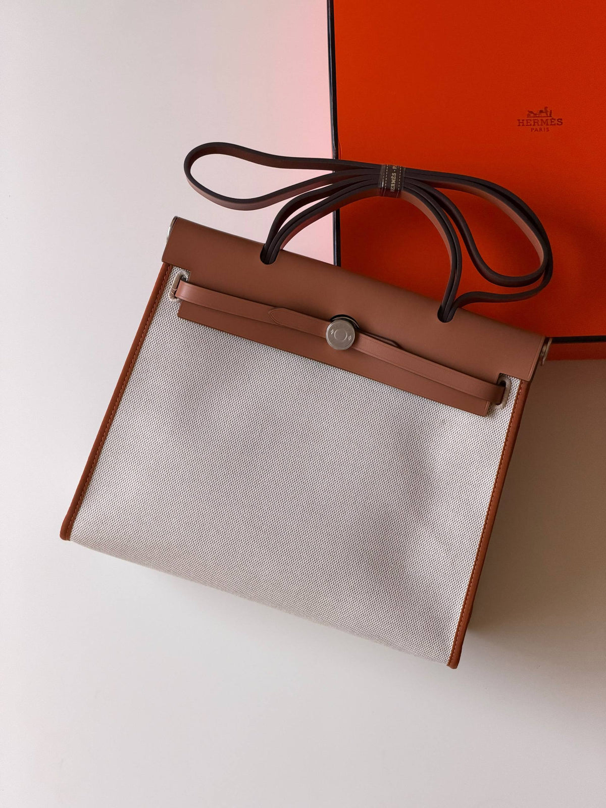 Hermes herbag
 31cm💕

Master quality 😍
with box❤️
630 dhs🇦🇪🇦🇪

Zain52
♥️♥️♥️