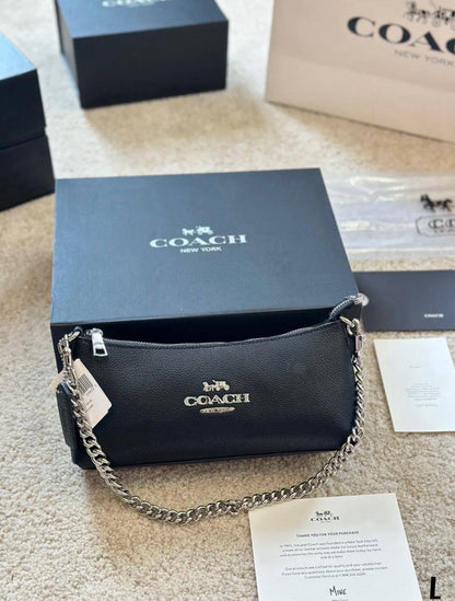Coach 

85 dhs🪙🌨️

with box
🎁🎁🎁

size 26×7×13cm

Zain213
♥️♥️♥️
