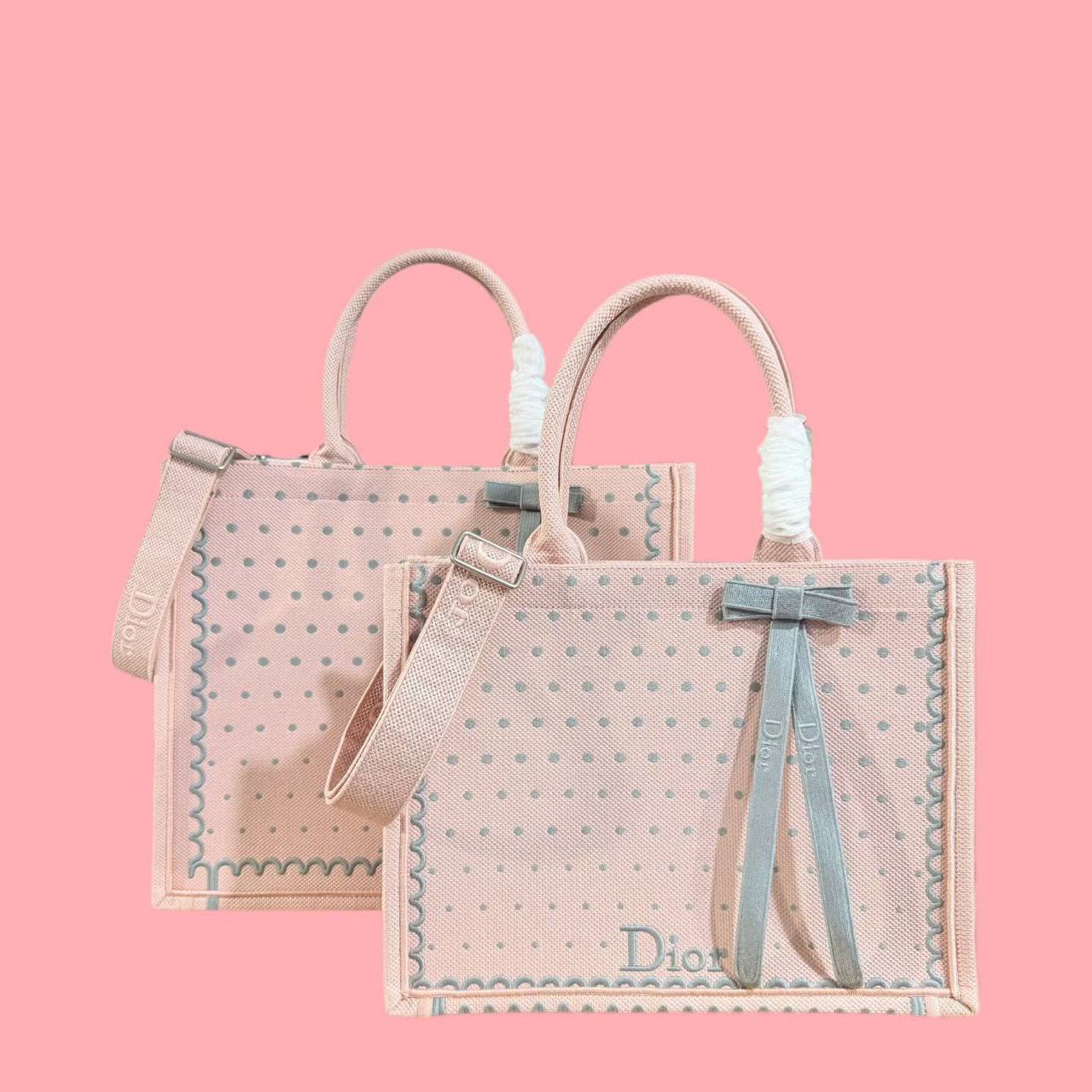 Dior

310 dhs🇦🇪🇦🇪🇦🇪

Zain153
♥️♥️♥️