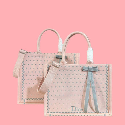 Dior

310 dhs🇦🇪🇦🇪🇦🇪

Zain153
♥️♥️♥️