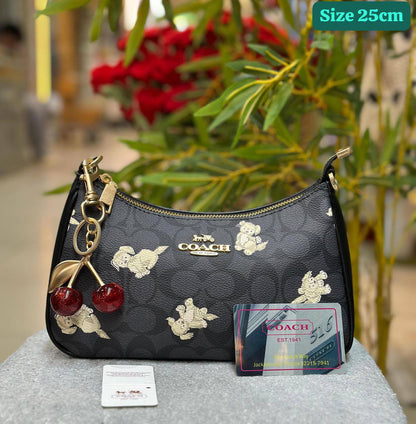 Coach

Best quality

With box’s
🎁🎁🎁

95 dhs✅
size 25cm

Zain158
♥️♥️♥️