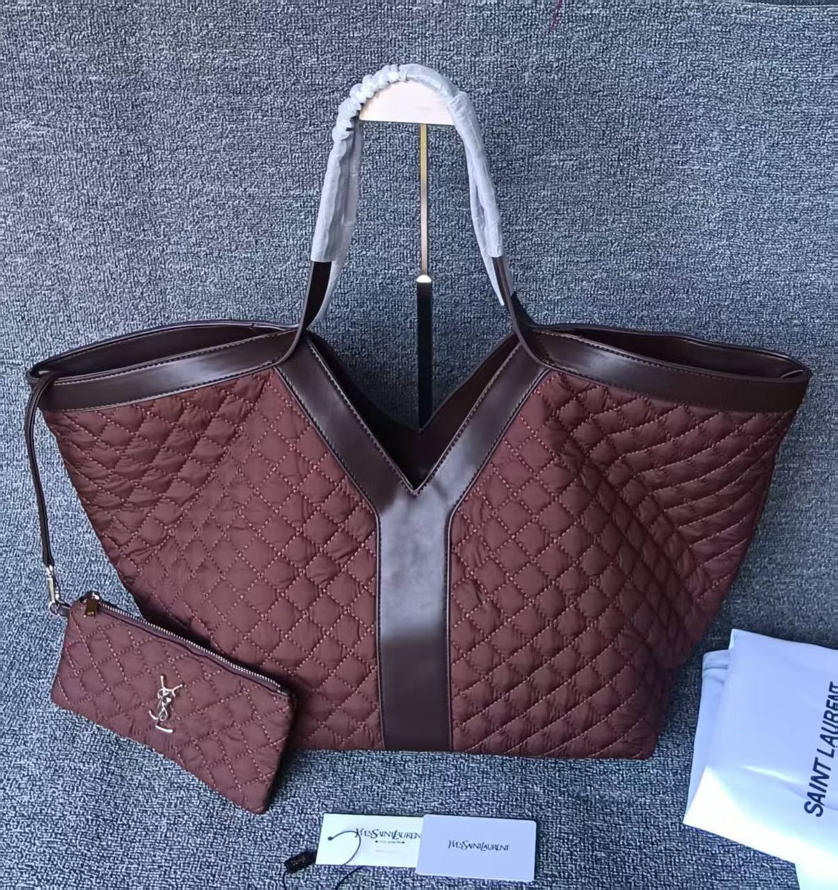 YSL
GOOD QUALITY 
120 dhs✅

Zain39
♥️♥️♥️