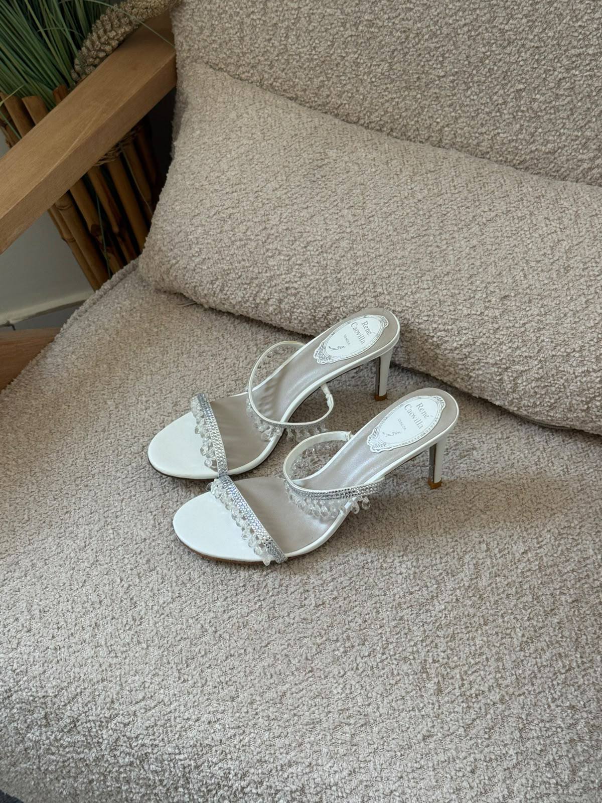 Rene caovilla

𝐀𝐯𝐚𝐢𝐥𝐚𝐛𝐥𝐞 𝐍𝐨𝐰

𝐒𝐢𝐳𝐞𝐬: 𝟑𝟔 — 𝟒𝟏
430 dhs🇦🇪🇦🇪

Zain298
♥️♥️♥️