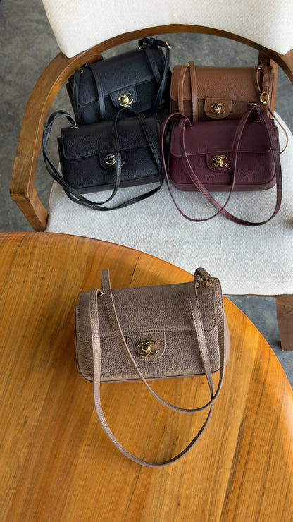 New collection ⚜️
CHANEL 💚
VIP quality 💎
MINI FLAP BAG ✨
Size : 20 cm
For Price 👇 WhatsApp✅
0568585901 
0507557372
0552275751 Owner Zain 👌

Zain336
♥️♥️♥️