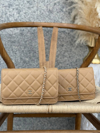 CHANEL
19cm
290 dhs✅
Top quality
With box🎁

Zain167
♥️♥️♥️