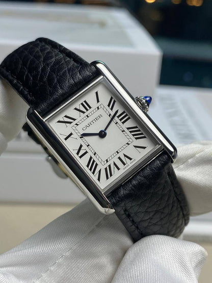 Cartier watch unsix
 (size36mm) 
good quality
230 dhs✅

Zain59
♥️♥️♥️