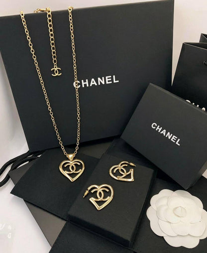 OFFER 
Chanel Set
💥
55 DHS✅
WITH NORMAL CHANEL BOX 🎁AND PAPER BAG🛍️🎁

Zain89
♥️♥️♥️