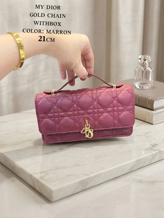 Dior
ᴍʏ ᴅɪᴏʀ ᴍɪɴɪ ʙᴀɢ
ᴛᴏᴘ ʜᴀɴᴅʟᴇ/ ɢᴏʟᴅᴇɴ ᴄʜᴀɪɴ
ᴡɪᴛʜʙᴏx
🎁🎁🎁
ʟᴀᴍʙsᴋɪɴ ᴍᴀᴛᴇʀɪᴀʟ
sɪᴢᴇ:𝟐𝟏ᴄᴍ
110 dhs✅

Zain56
♥️♥️♥️