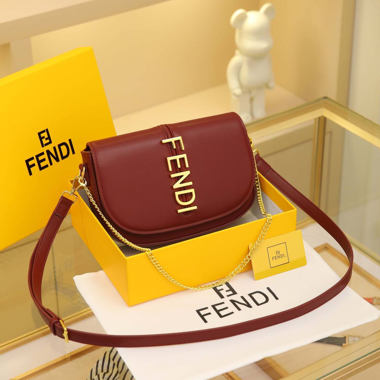 Fendi 
SIZE  ……… 24CM 
95 dhs🪙🖤

with box
🎁🎁🎁

Zain51
♥️♥️♥️