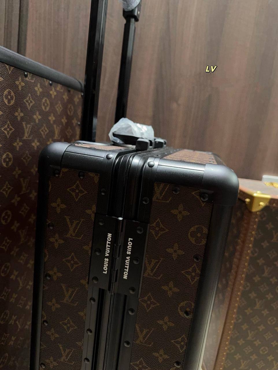 Louis Vuitton❤️
Size   20/24surname
price   900 dhs🪙🖤/1050 dhs🪙🖤
Super Master quality

Zain04
♥️♥️♥️
