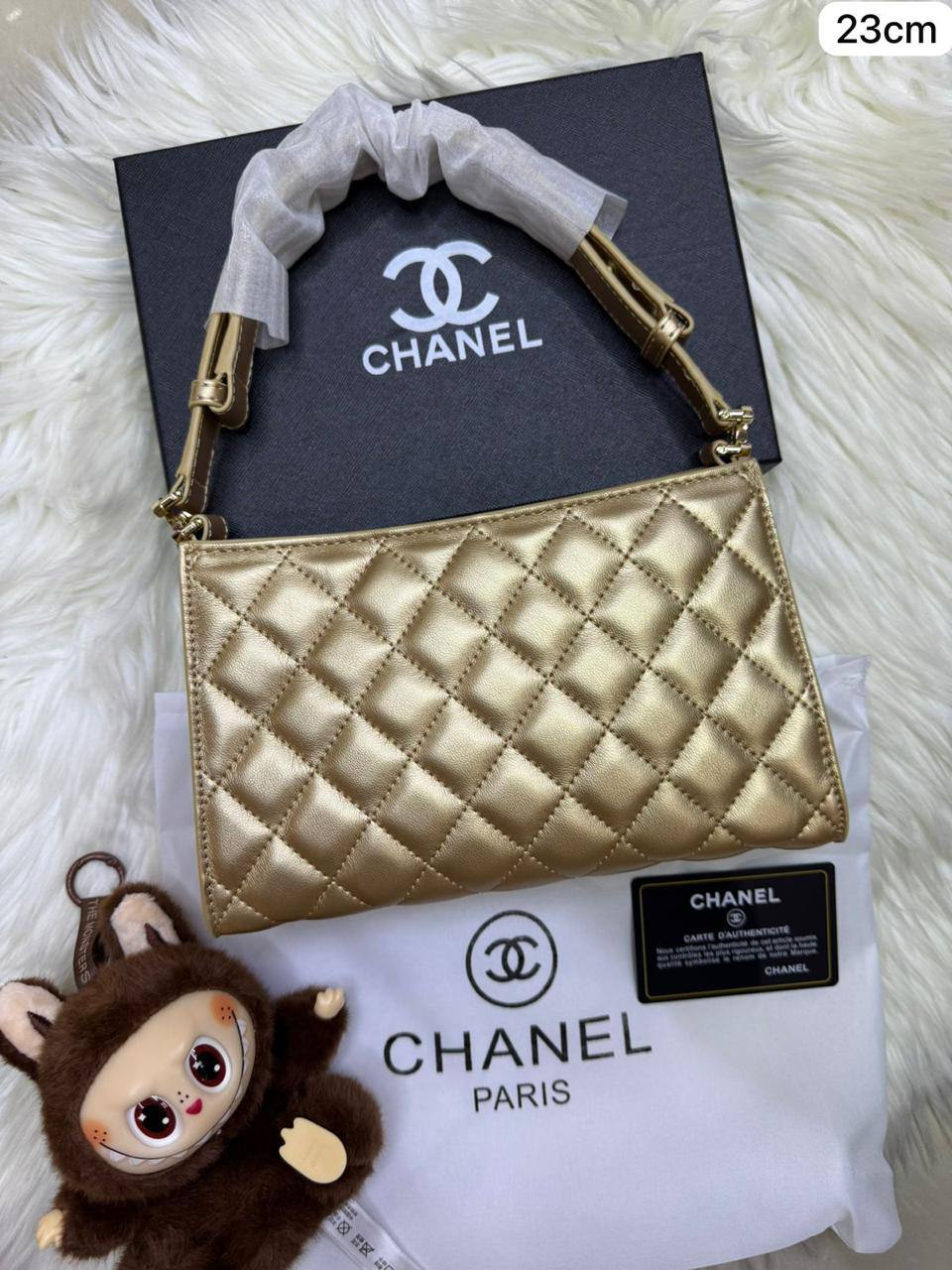 💖 Chanel 26x 
1️⃣ First quality +🎁
Size : 23 * 14 cm
90 dhs🇦🇪🇦🇪
with box

Zain115
♥️♥️♥️