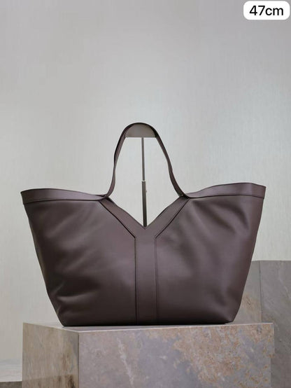 💞 YSL Tote 2 in 1
1⃣️ First quality
Size: 47 * 18 * 30 cm
110 dhs❣️

Zain115
♥️♥️♥️