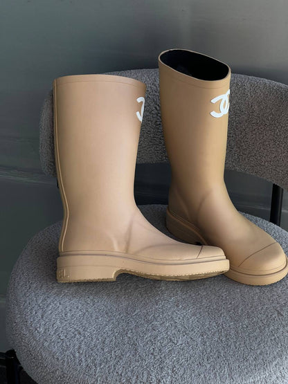 CHANEL BOOT 

36-41

Super master
High quality_

460 dhs🇦🇪🇦🇪

Zain176
♥️♥️♥️