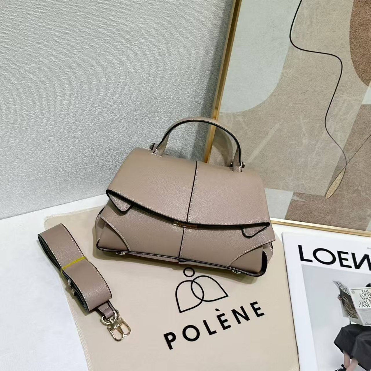 POLENE

Size  31cm
115 dhs🇦🇪🇦🇪

Zain04
♥️♥️♥️