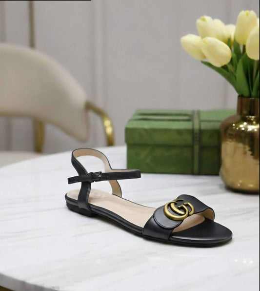 GUCCI 
180 dhs💓
*SIZE  36   TO   41*

Zain224
♥️♥️♥️