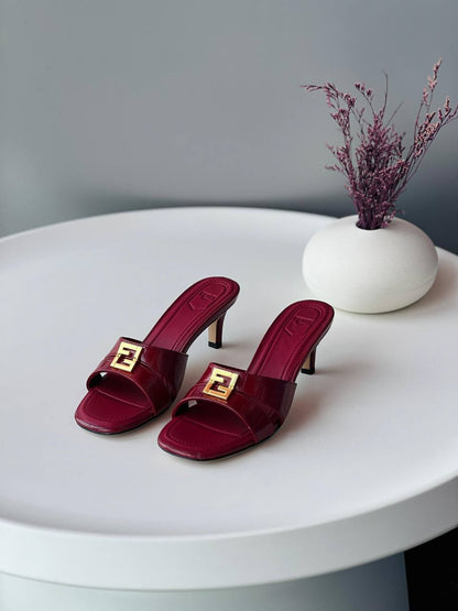 Fendi
Size 36_41
Super high quality* 
450 dhs🪙🌨️

Zain176
♥️♥️♥️