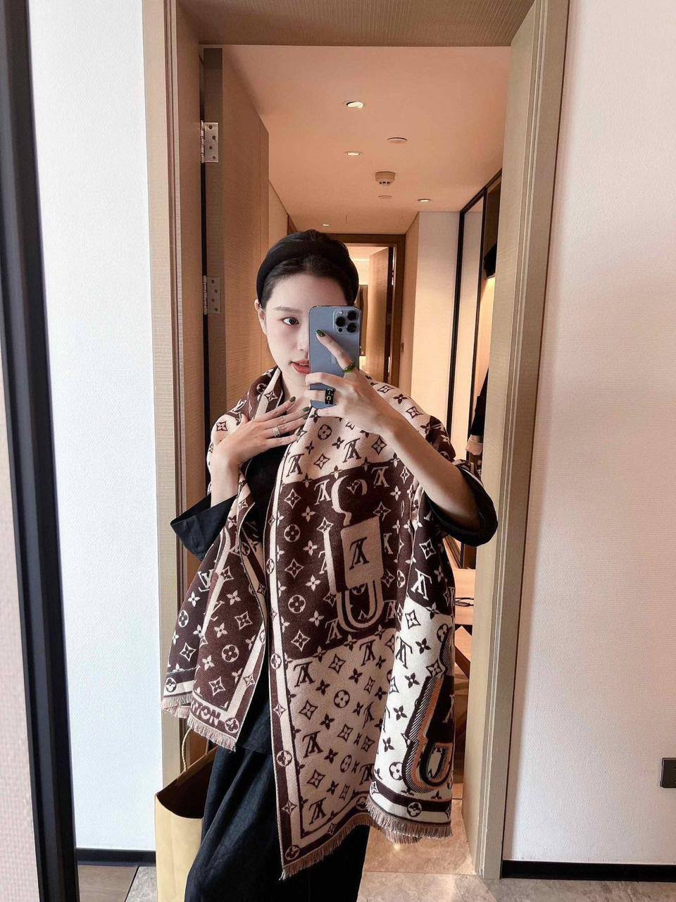 🎉 Offer 🎊 Brand Shawl / Scarf 
Good quality
Size:  180 * 68 cm
40 dhs🪙🌨️
Limit Stock ⛔️⛔️

Zain115
♥️♥️♥️♥️