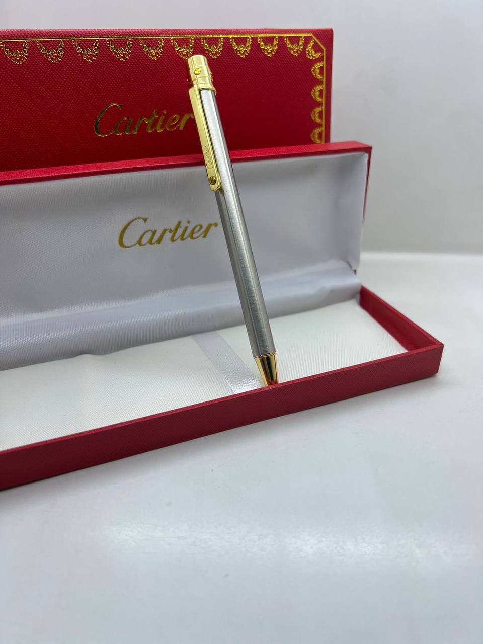 Cartier Pen
very good quality 
65 dhs✅

Zain182
♥️♥️♥️