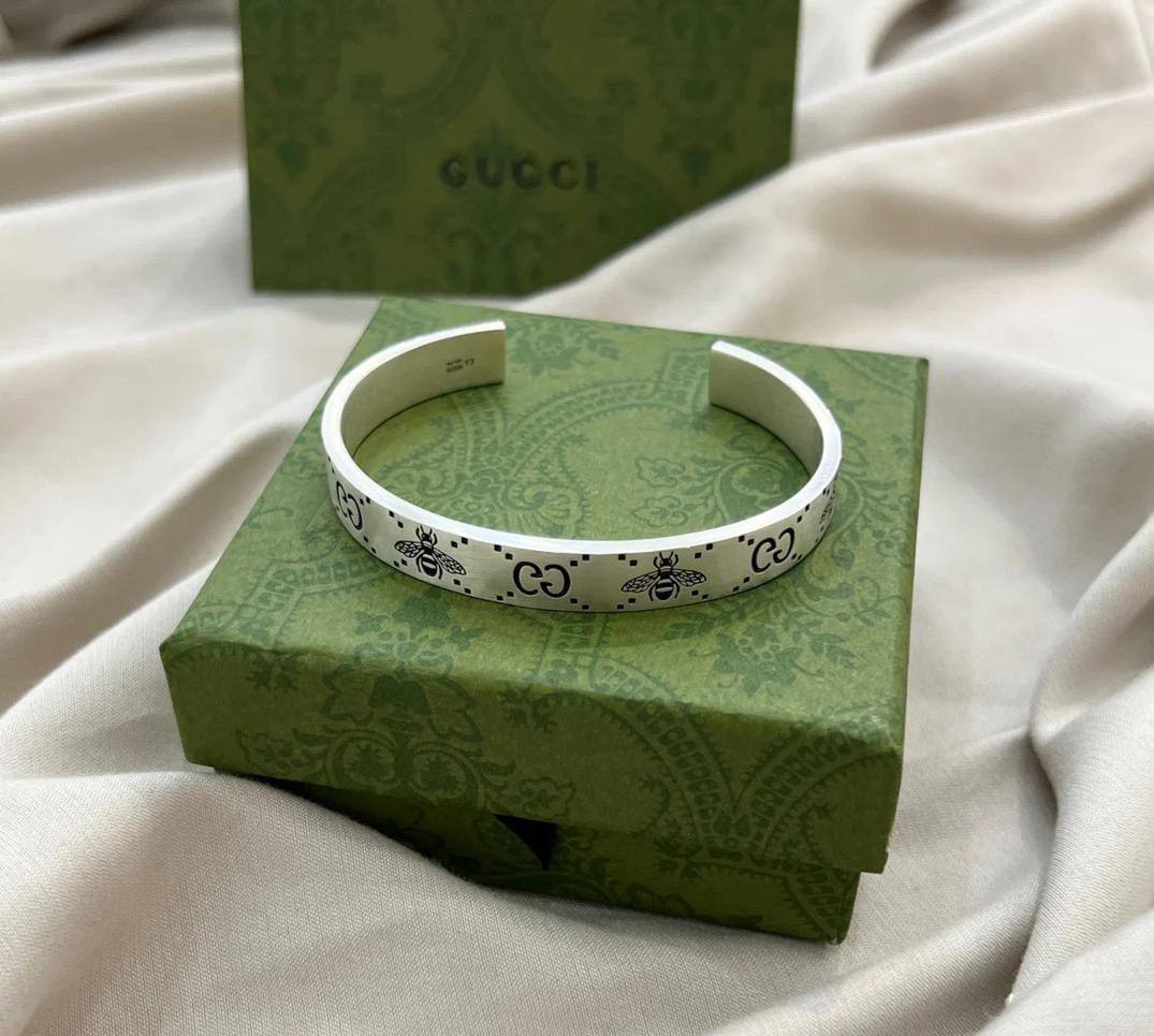 GUCCI
Bangle 
Master💕
55 dhs🪙💕

Zain263
♥️♥️♥️