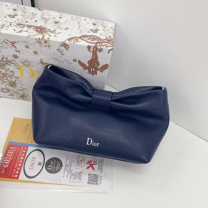 Dior
90 dhs🇦🇪🇦🇪
with box

Zain265
♥️♥️♥️