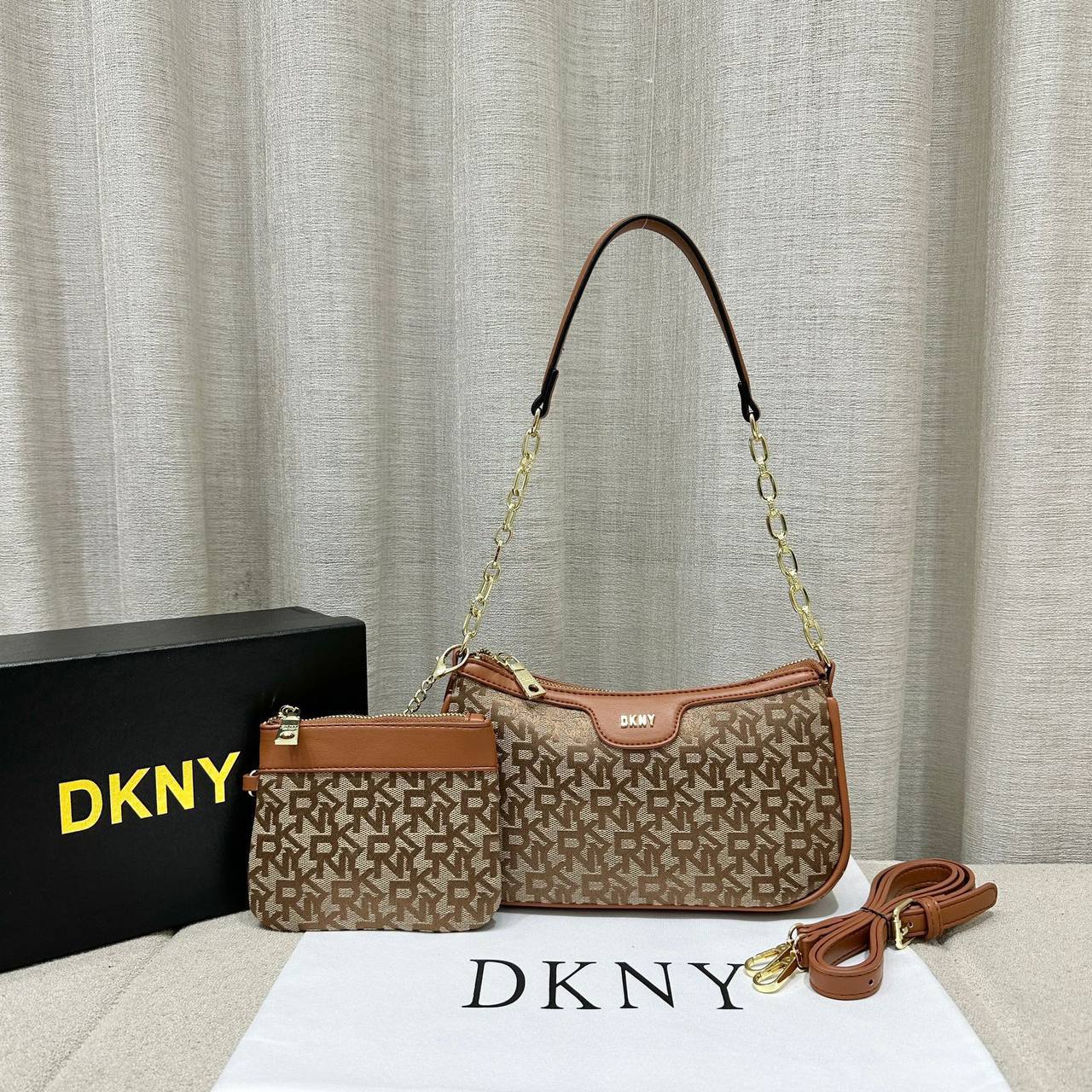 DKNY NEW CAME GOOD QUALITY WITH BOX 
90 dhs🇦🇪🇦🇪

Zain295
♥️♥️♥️