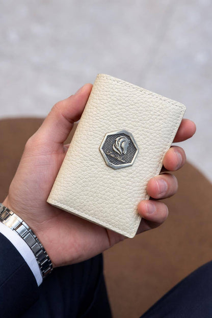 Louis Hilano wallet master quality with box and paper bag 
105 dhs🌺

Zain59
♥️♥️♥️