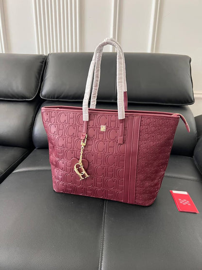 Tote Bags
100 dhs🇦🇪🇦🇪 
high quality  42cmcm

Zain26
♥️♥️♥️