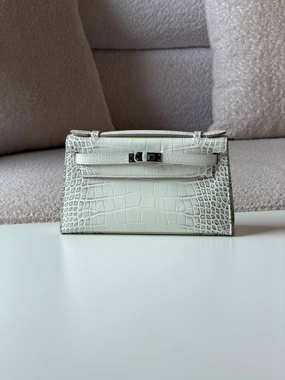 Hermes pochette 21cm💥Master quality ✅with box📦
610 dhs💓

Zain52
♥️♥️♥️