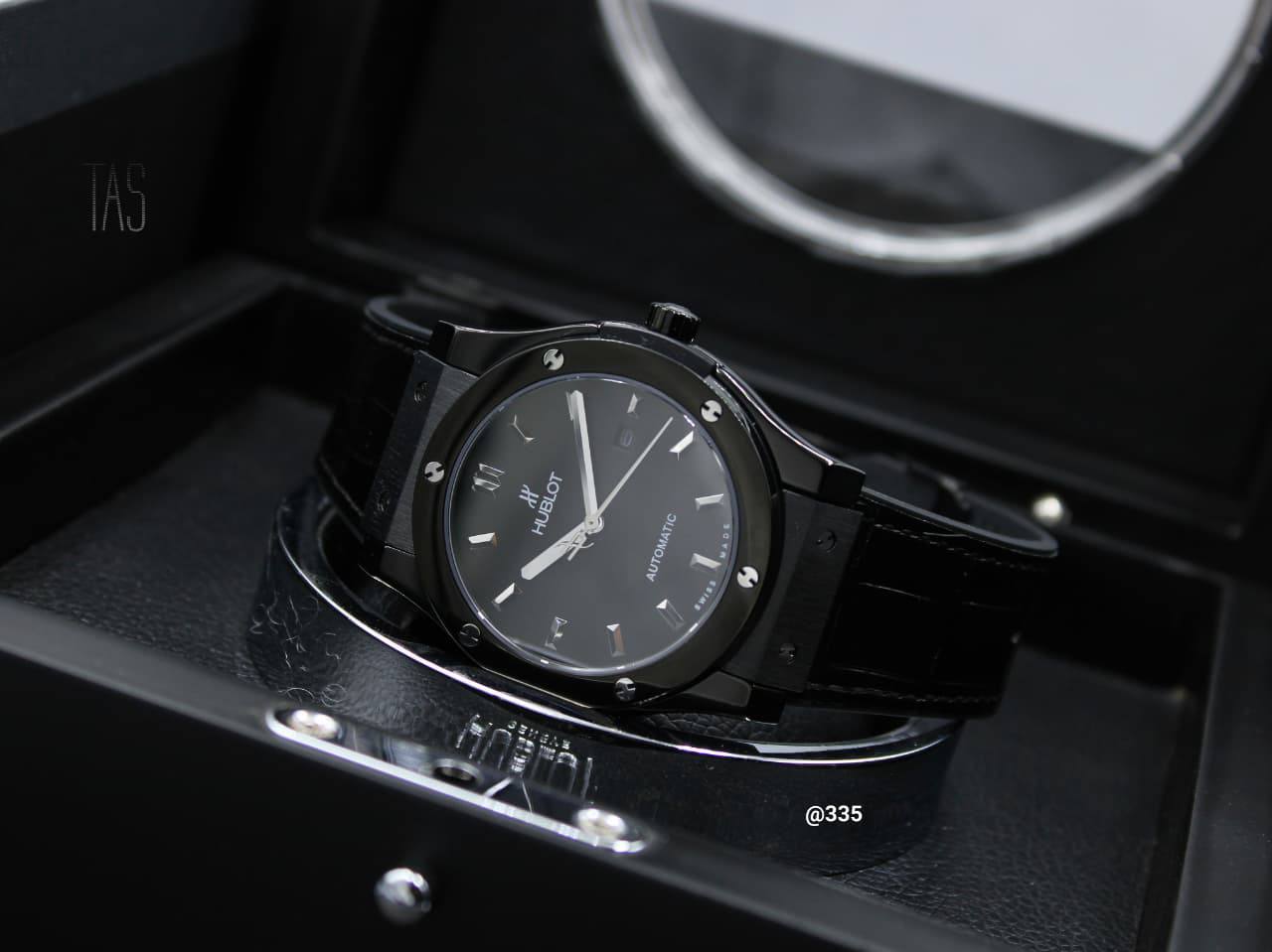 HUBLOT FOR MEN AUTOMATIC 41MM

220 dhs✅

Zain58
♥️♥️♥️