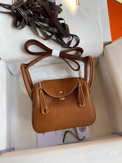 Hermes
20. Cm. 
Nice. Backing. High. Quality. 
330 dhs🪙🌨️

Zain131
♥️♥️♥️