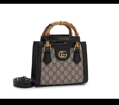 Gucci ✨
Size:20cm
110 dhs✅
With box 📦 🔥

Zain70
♥️♥️♥️