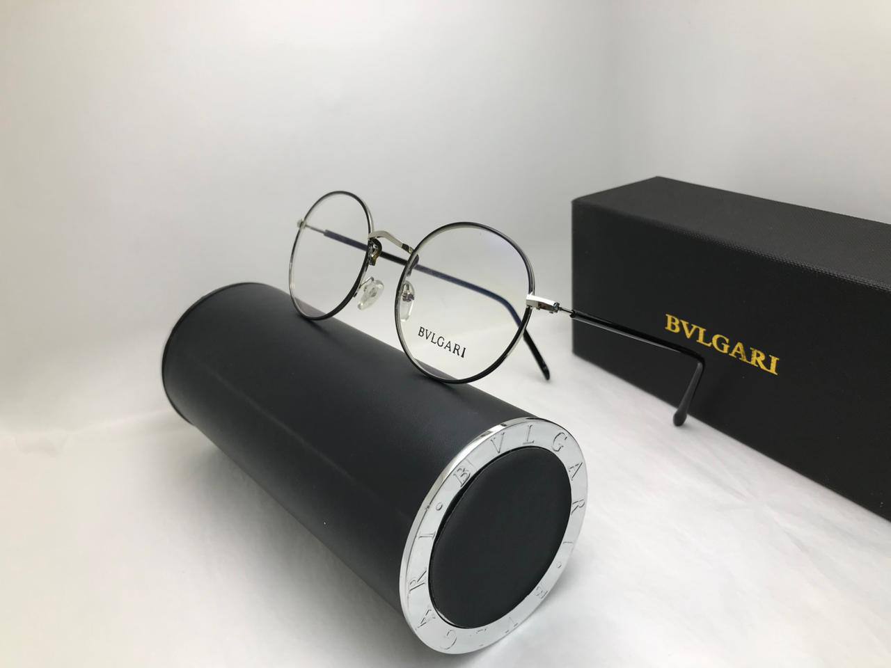 Sunglasses
60 dhs🪙🖤

Zain126
♥️♥️♥️