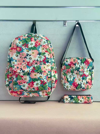 School bags
Is 1 pic 75 dhs💓 
Size 46*31 

Zain161
♥️♥️♥️