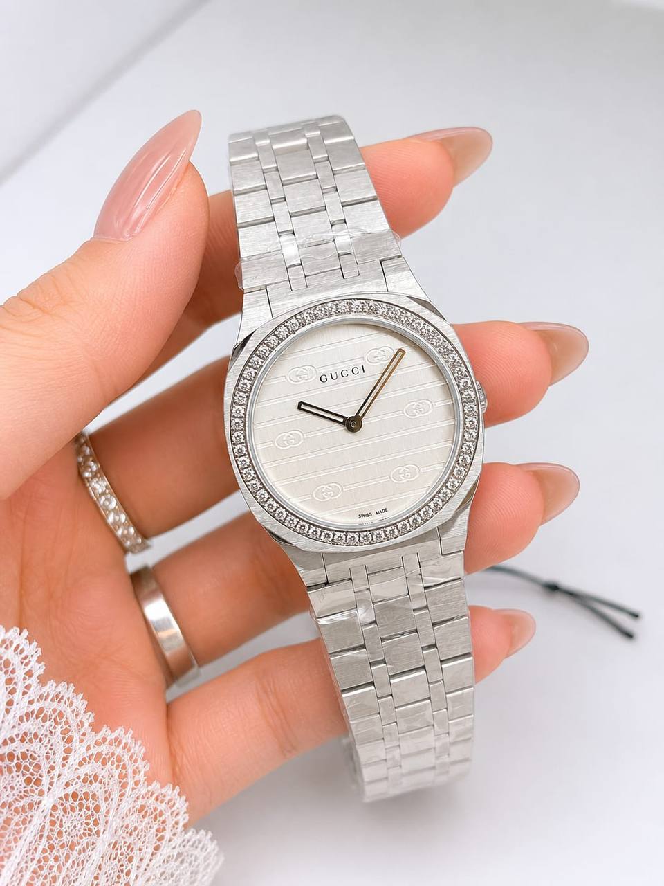 Gucci watch for ladies with stone good quality
240 dhs💓

Zain59
♥️♥️♥️