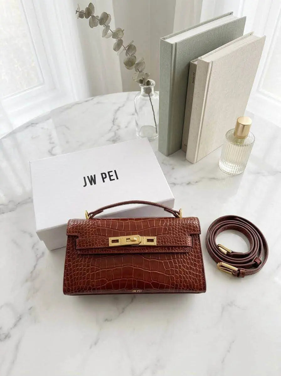 Valentino - JW PEI - BOTTEGA - D&G - PRADA - PATEK - Chanel - Fendi - Dior - MK - Loro Piana - LV - Aquazzura - Jimmy Choo - Christian Louboutin - Van Cleef - APM - Rolex - Cartier - Hermes - Gucci - Polene - ALO - Coach - Loewe - Adidas - Nike - YSL - QC