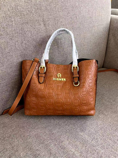 Bags
Update Stock
90 dhs✅
high quality 
With box
🎁🎁🎁

Zain26
♥️♥️♥️