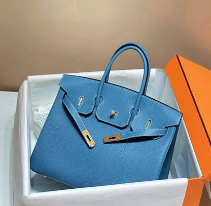 HERMES BIRKIN 
35CM 
GOOD QUALITY 
120 dhs✅

Zain295
♥️♥️♥️