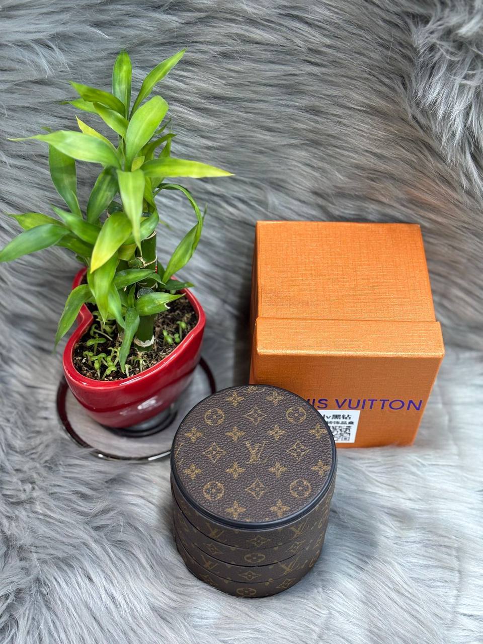 LV  GUCCI  FENDI 
                    jewelry box🔥🔥🔥
SIZE  ………   10  CM 🥰
65 dhs🪙🌨️
with BOX🌷

Zain244
♥️♥️♥️