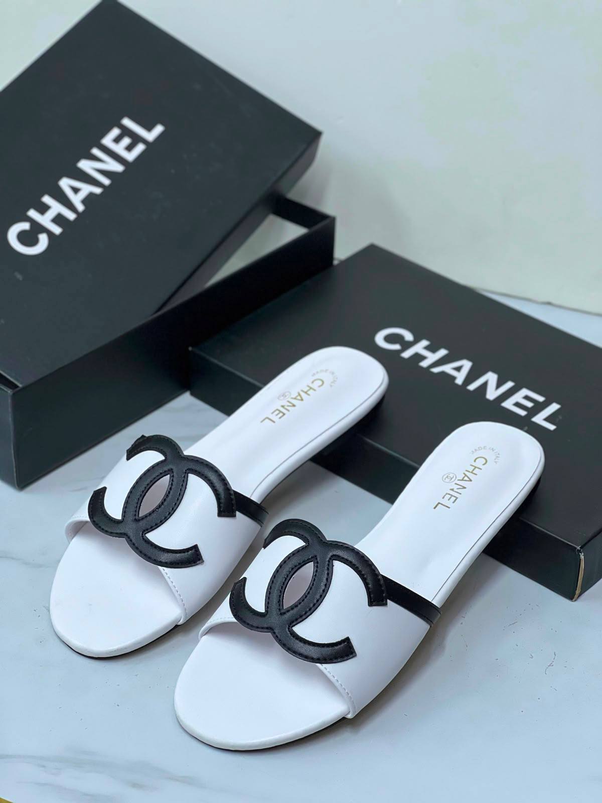 CHANEL 
SIZE 36-41
100 dhs✅

Zain21
♥️♥️♥️