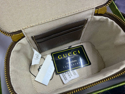 Gucci
✨✨NEW ✨✨
95 dhs🪙🌨️

with box
🎁🎁🎁

Zain38
♥️♥️♥️