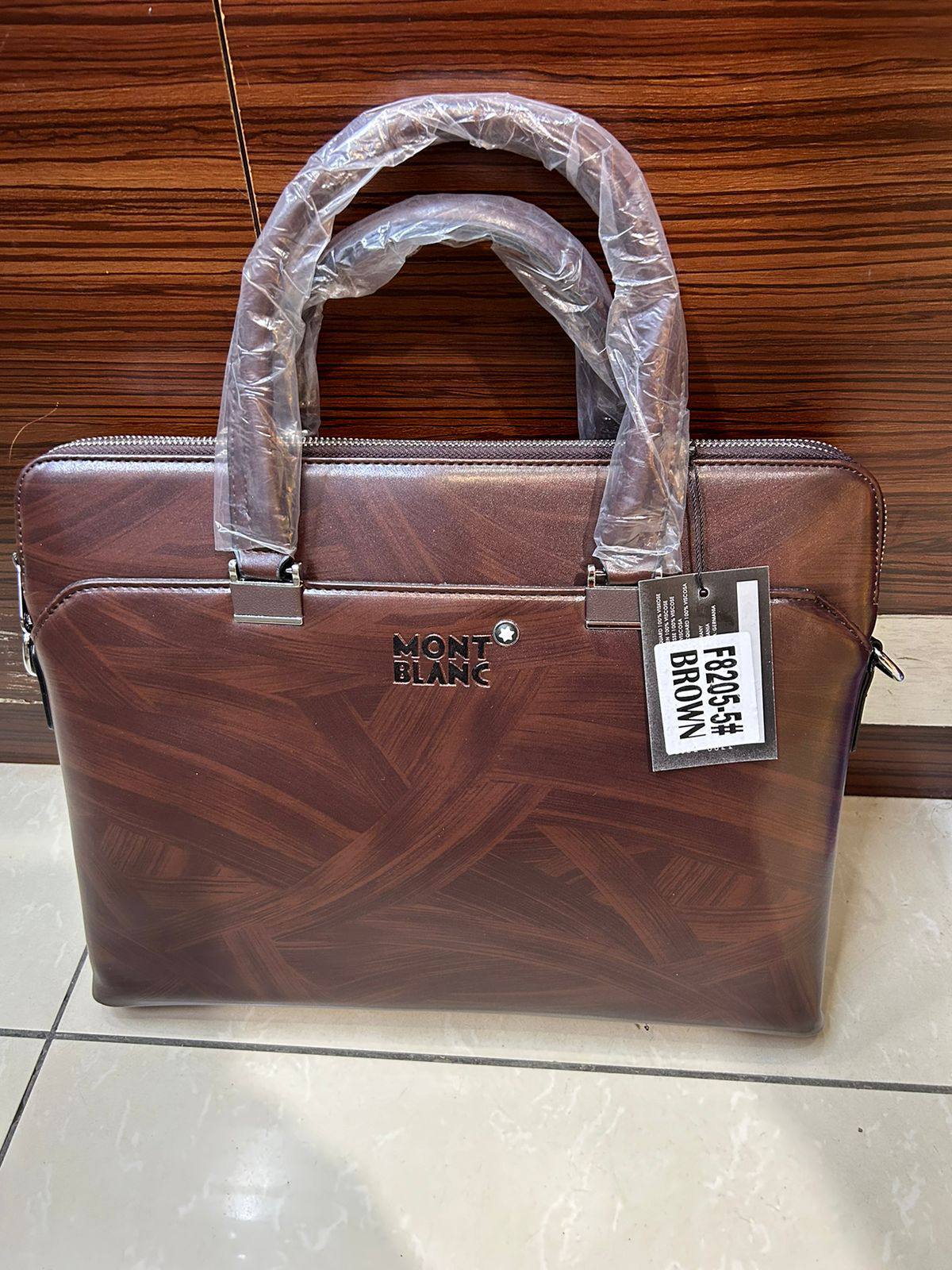 Laptop bag 
85 dhs💓

Zain190
♥️♥️♥️