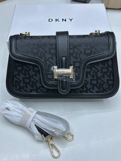 Dkny
Good quality 
Size 23cm
100 dhs✅
With box 📦

Zain70
♥️♥️♥️