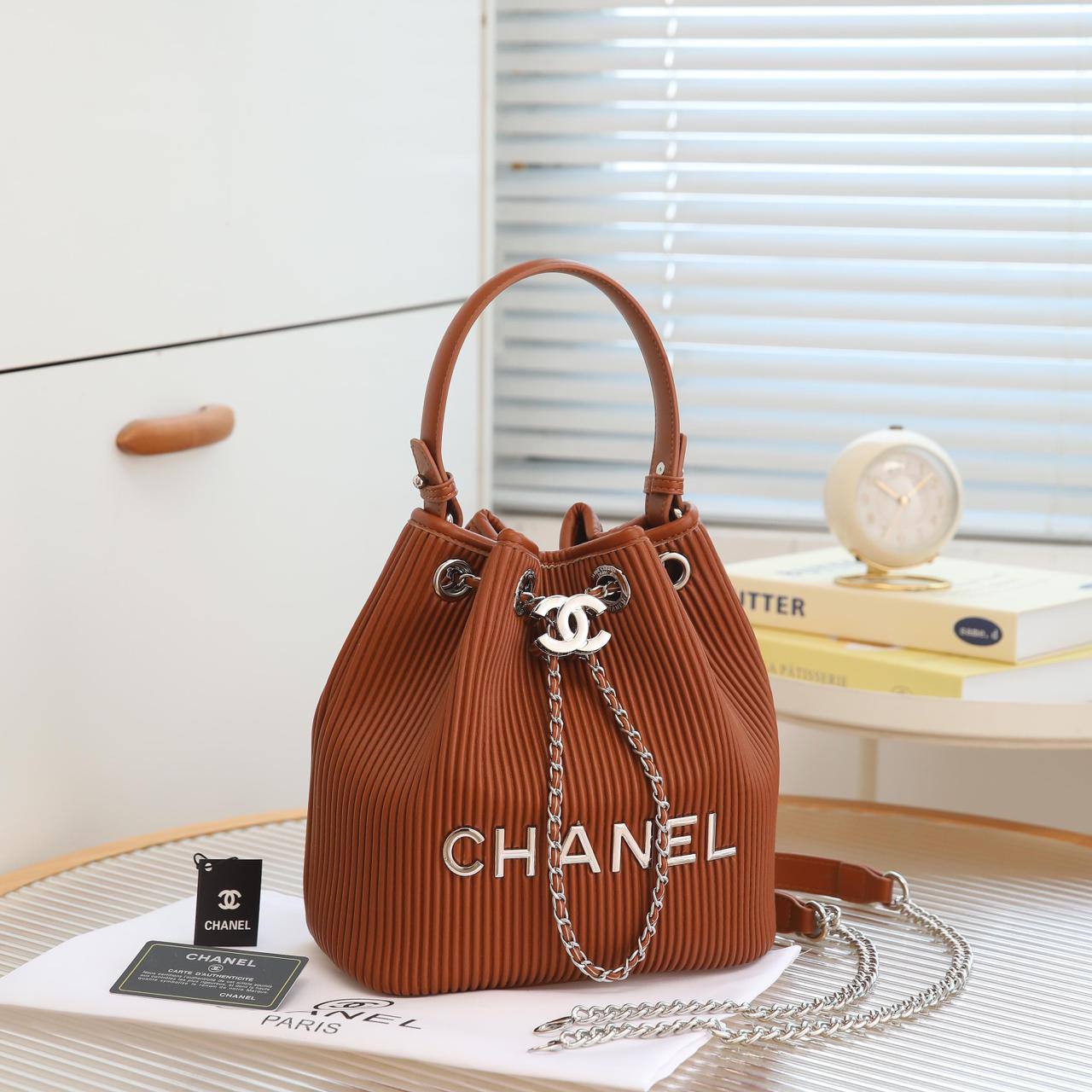 Chanel

With box 
 🎁🎁🎁

110 dhs💓

Zain136
♥️♥️♥️